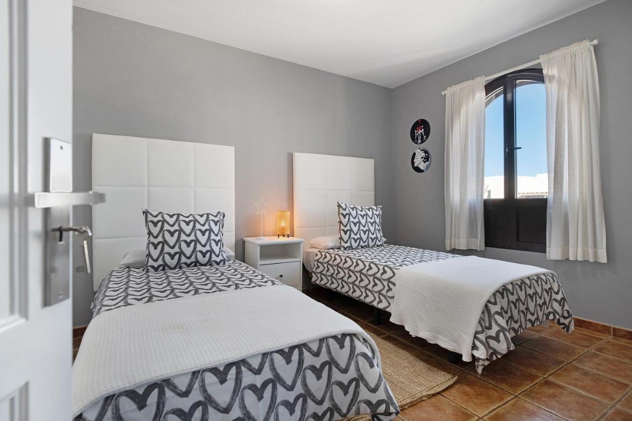 Apartamentos La Estrella III Playa Blanca  Zewnętrze zdjęcie